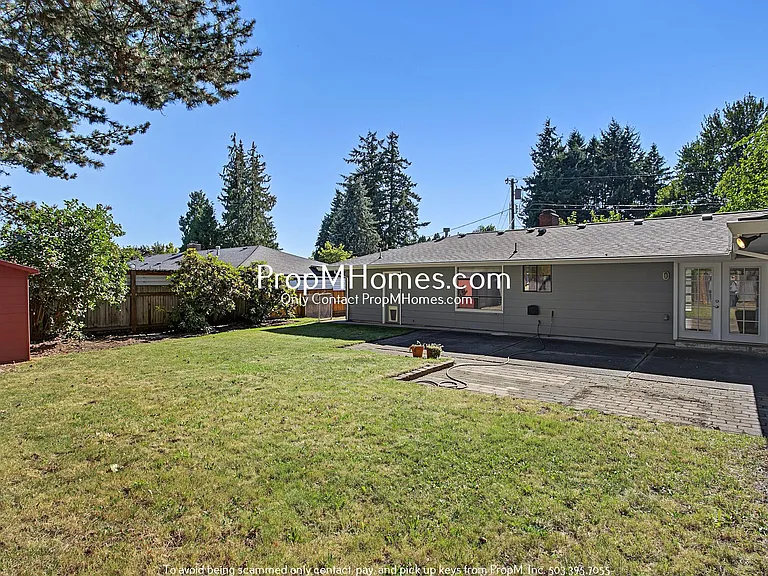 11908 SE 56th Ave — Photo 25