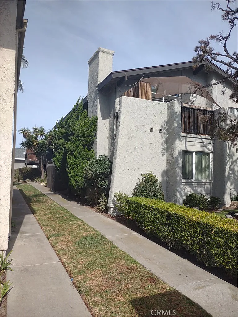1 bed, 575 sqft, $2,300 — Photo 2