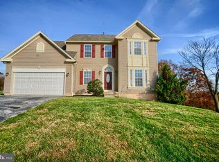 355 Lakeview Dr, Spring Grove, PA 17362