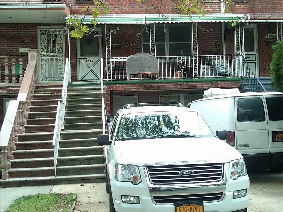 1st image of 1642 E 93rd St