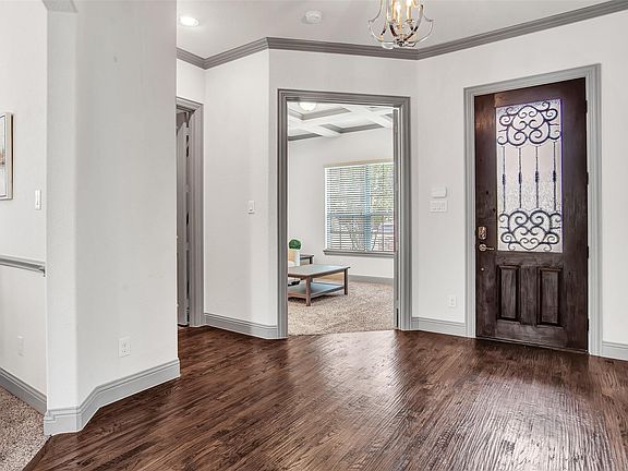 2nd image of 5004 Pemberton Ln