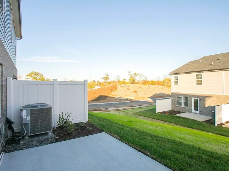 2304 Yukon Ct — Photo 27