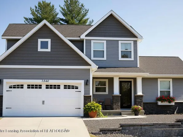 4610 N Weeping Willow Ln, Sanford, MI 48657