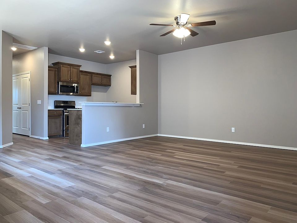 1st image of 921 Coles Creek Ln