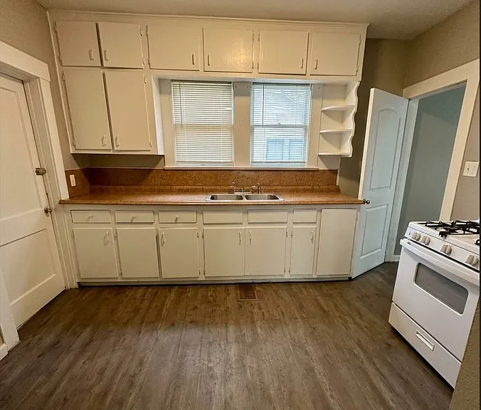 2530 Pierce St — Photo 2