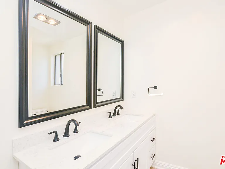 2602 Carnegie Ln #1 — Photo 35