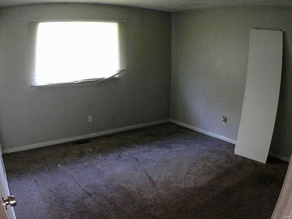 4th image of 2241 Larbrook Dr