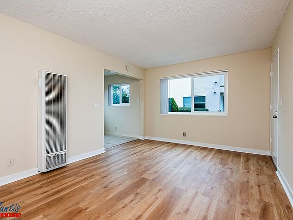 3rd image of 1353 San Tomas Aquino Pkwy APT 3