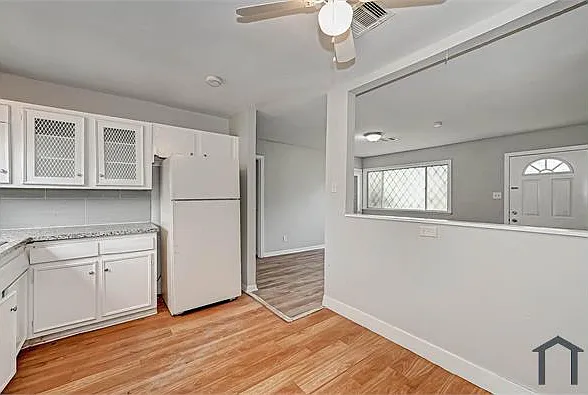 4203 Tavenor Ln — Photo 6