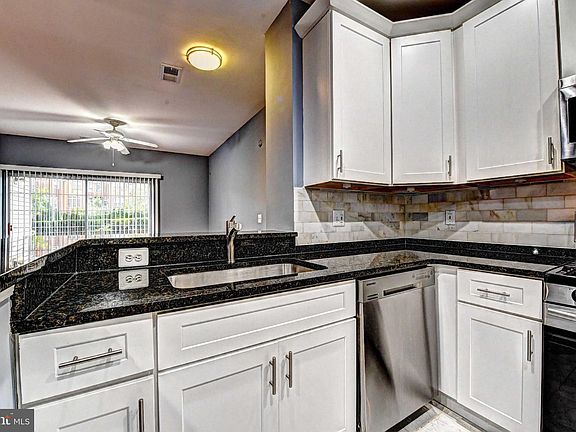 4th image of 4140 Fountainside Ln #D102