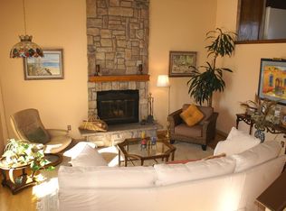 3220 Oak Creek Dr W, Colorado Springs, CO 80906