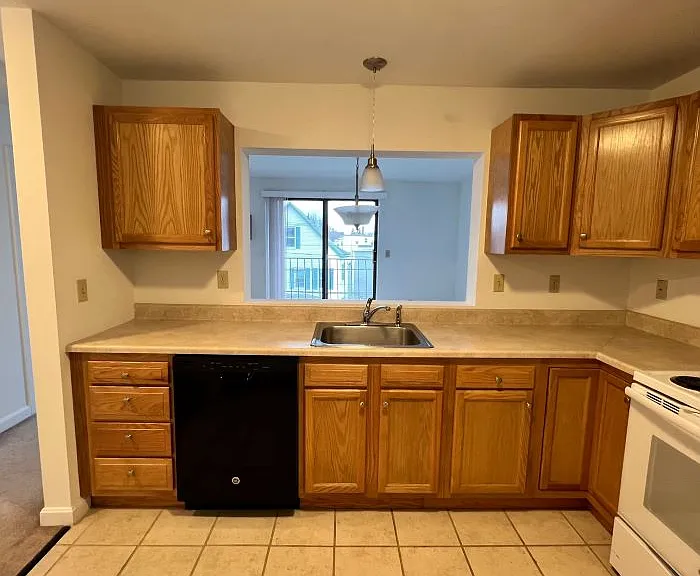 45 Eleanor St #15 — Photo 1