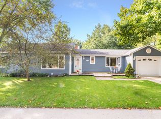 208 W Kerr St, Sycamore, IL 60178