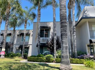18605 Clark St, Tarzana, CA 91356