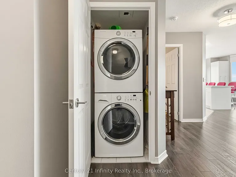 340 Watson St W #510 — Photo 17
