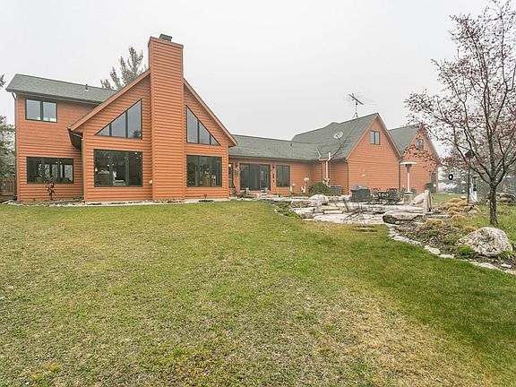 3rd image of 10438 Robin Ln