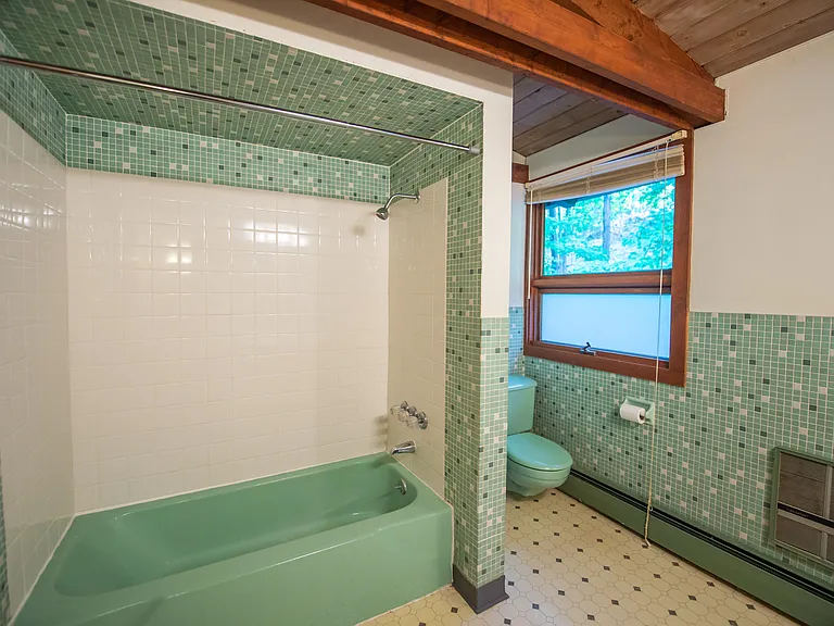 51 Madison Ave — Photo 15