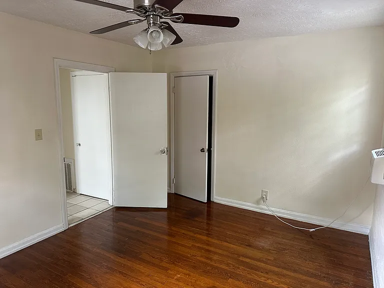 2911 Euclid Ave #4 — Photo 15