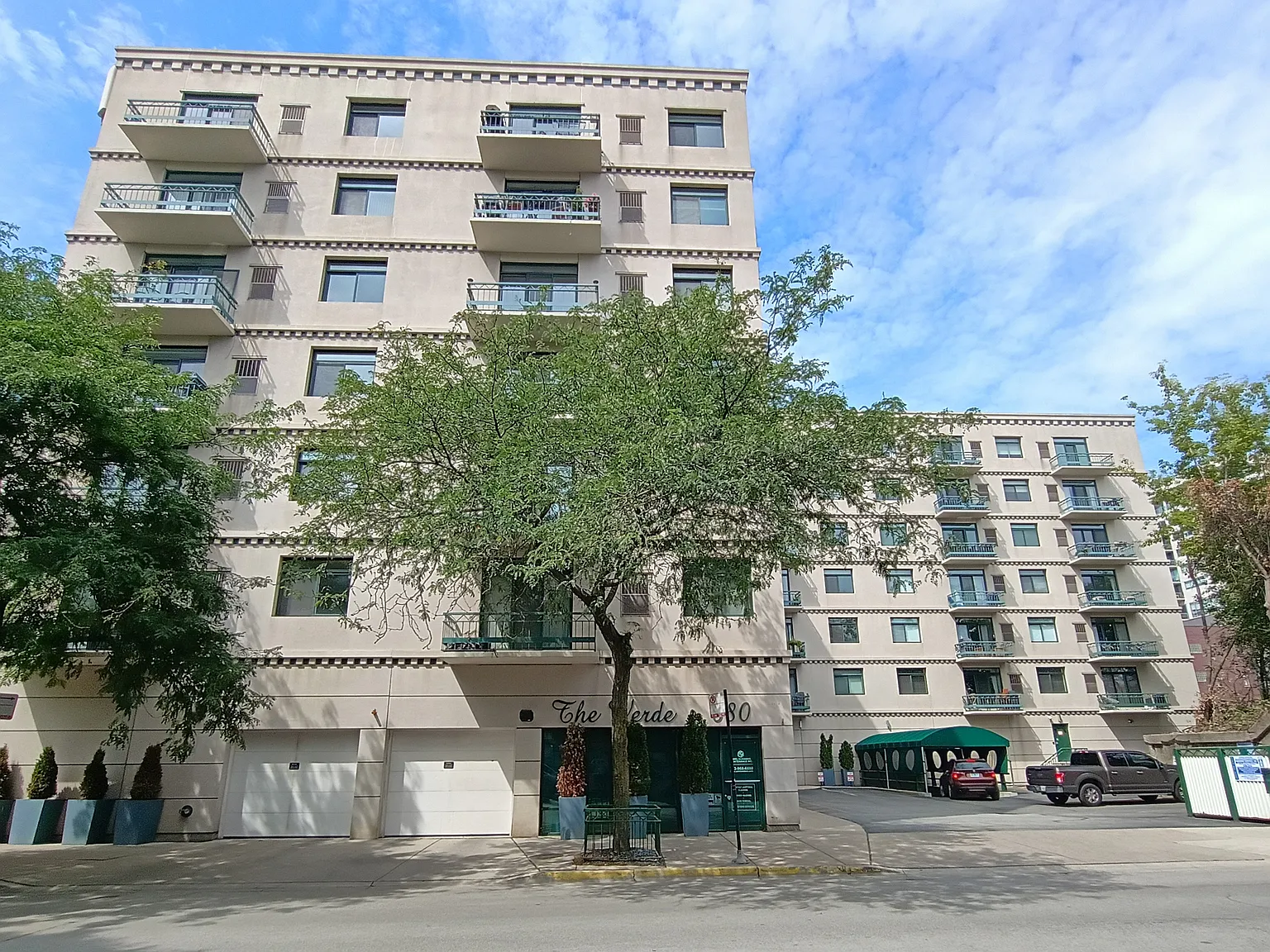 1 bed, 1000 sqft, $2,700 — Photo 1