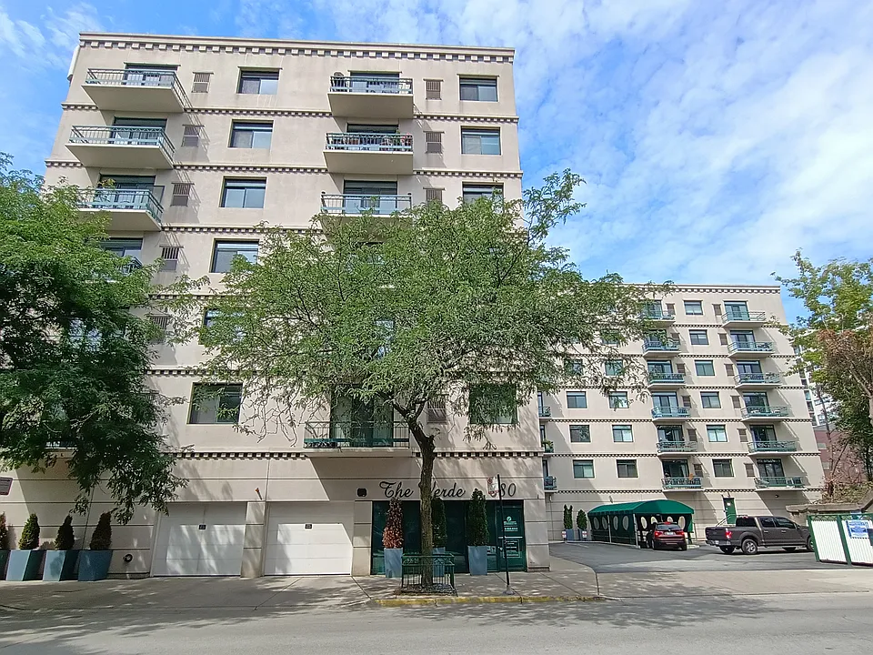 680 N Green St #704