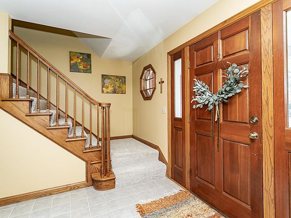 5th image of 1021 Hickory Ln SW