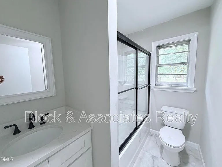 405 N Main St — Photo 10