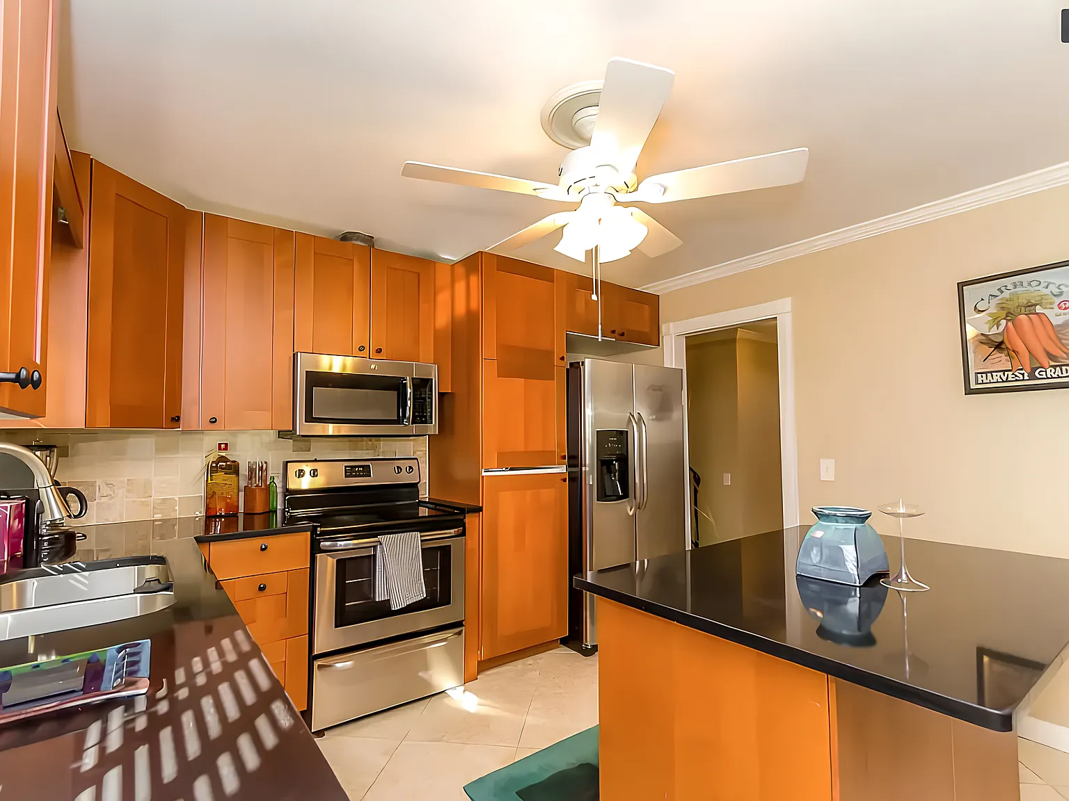 4 bed, 3.5 bath, 2217 sqft, $711 — Photo 2