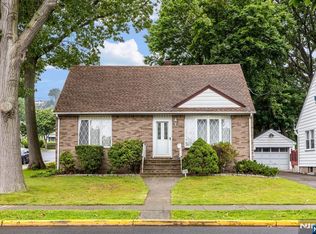 700 9th St, Carlstadt, NJ