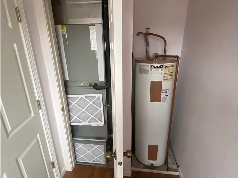 NE Cedar Ave — Photo 11