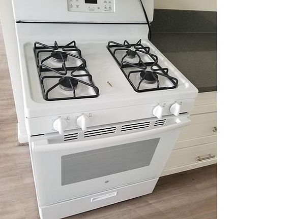 5th image of 5522 Lexington Ave APT 6