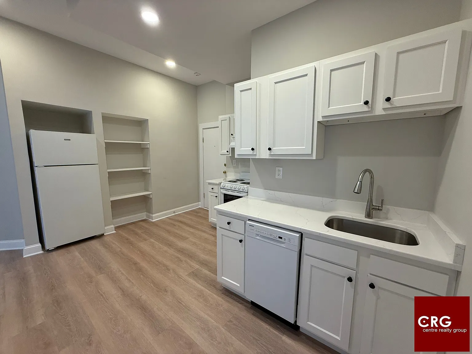 3 bed, 1.5 bath, $5,850 — Photo 1