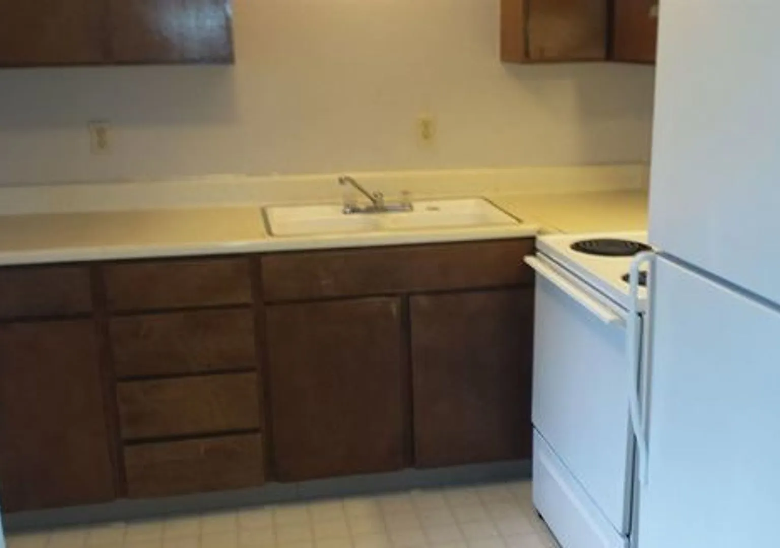 Wonderful Mead School District 1 Bedroom 1 Bath Apartment — Photo 4