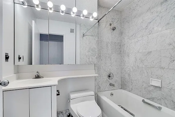 Rented by Level Group | media 12