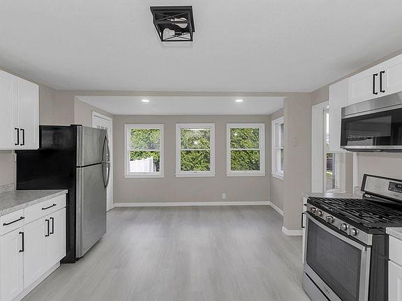 4th image of 30-32 Fox St