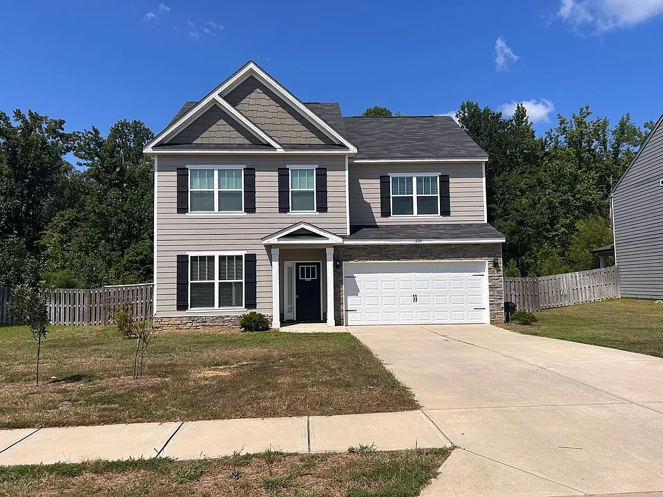 204 Pebble Ln