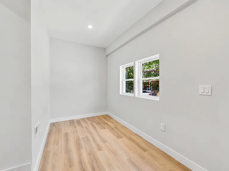 474 E Penn St #1 — Photo 10