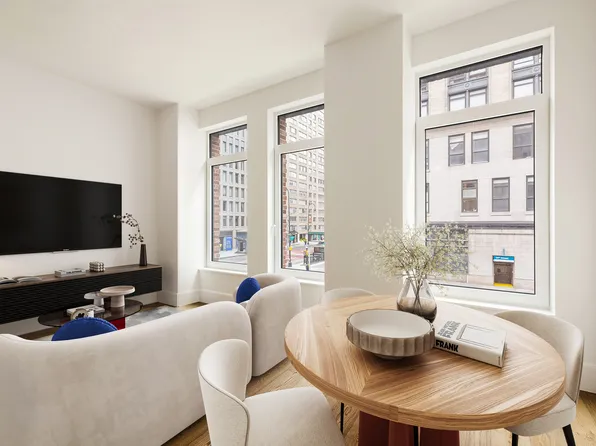 525 6th Ave #2E, New York, NY 10011