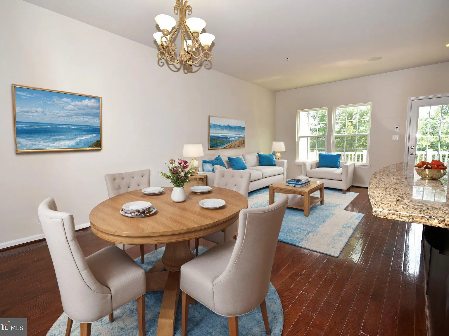 3 bed, 2.5 bath, 2320 sqft, $3,100 — Photo 4