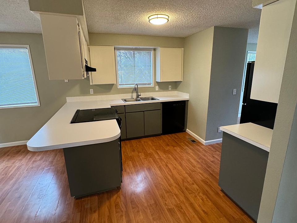 Light and bright kitchen