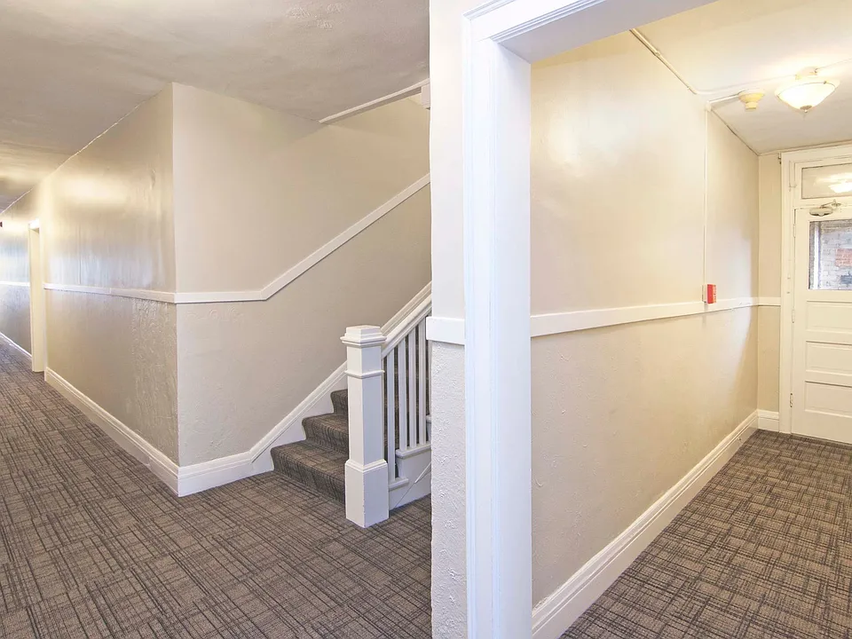 1810-1812 Bryant Ave S