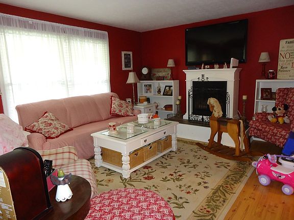 3rd image of 608 Wh Dixon Blvd