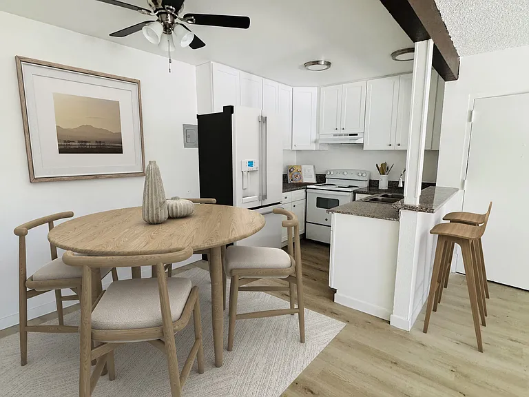358 Leslie Way #4 — Photo 4