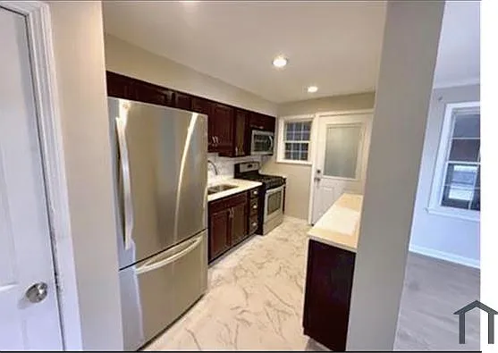 7134 Willowdale Ave — Photo 1