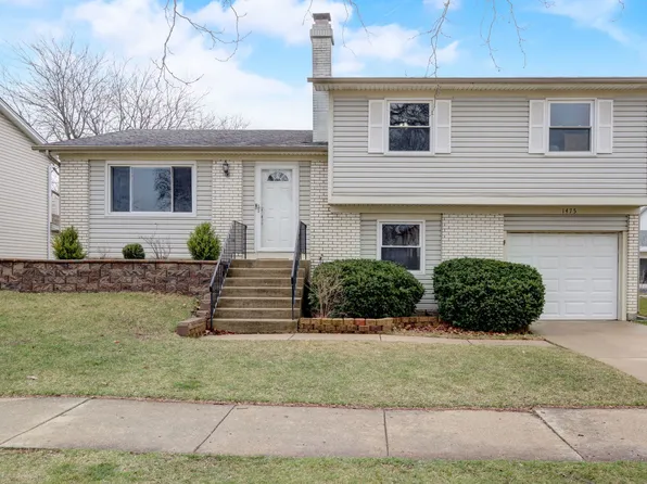 1475 Westbury Dr, Hoffman Estates, IL 60192