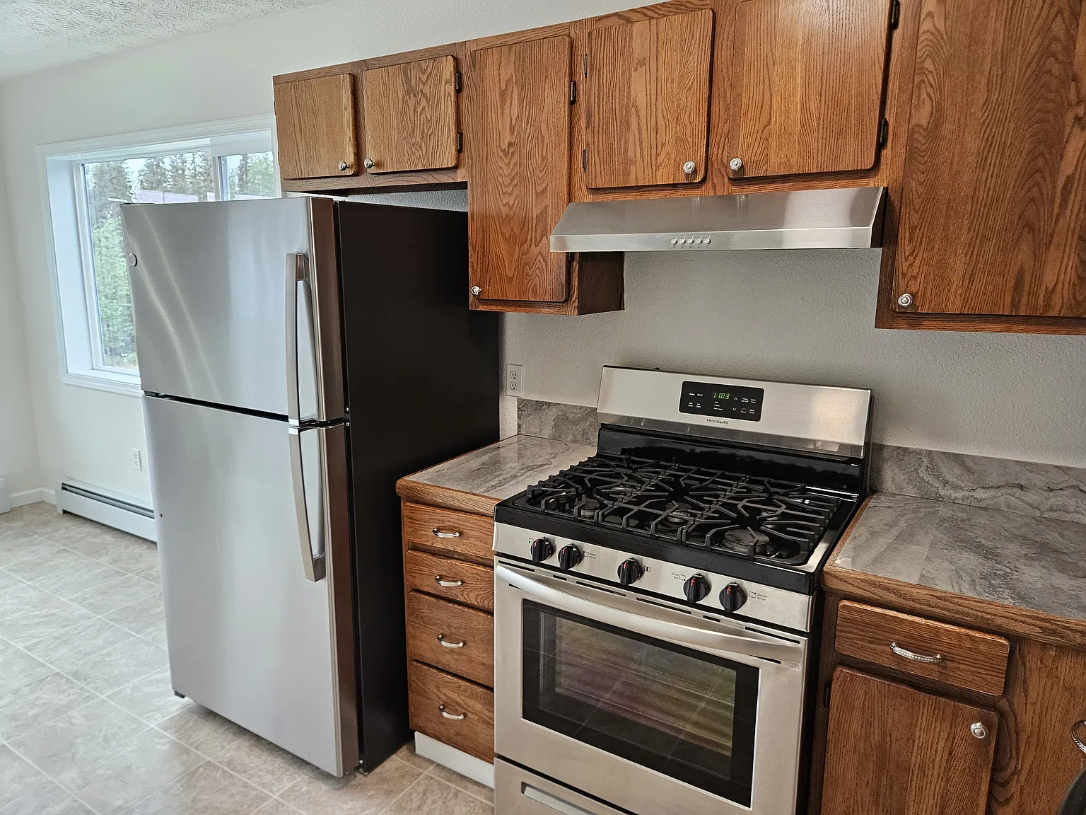 3 bed, 1.5 bath, 1200 sqft, $1,700 — Photo 3