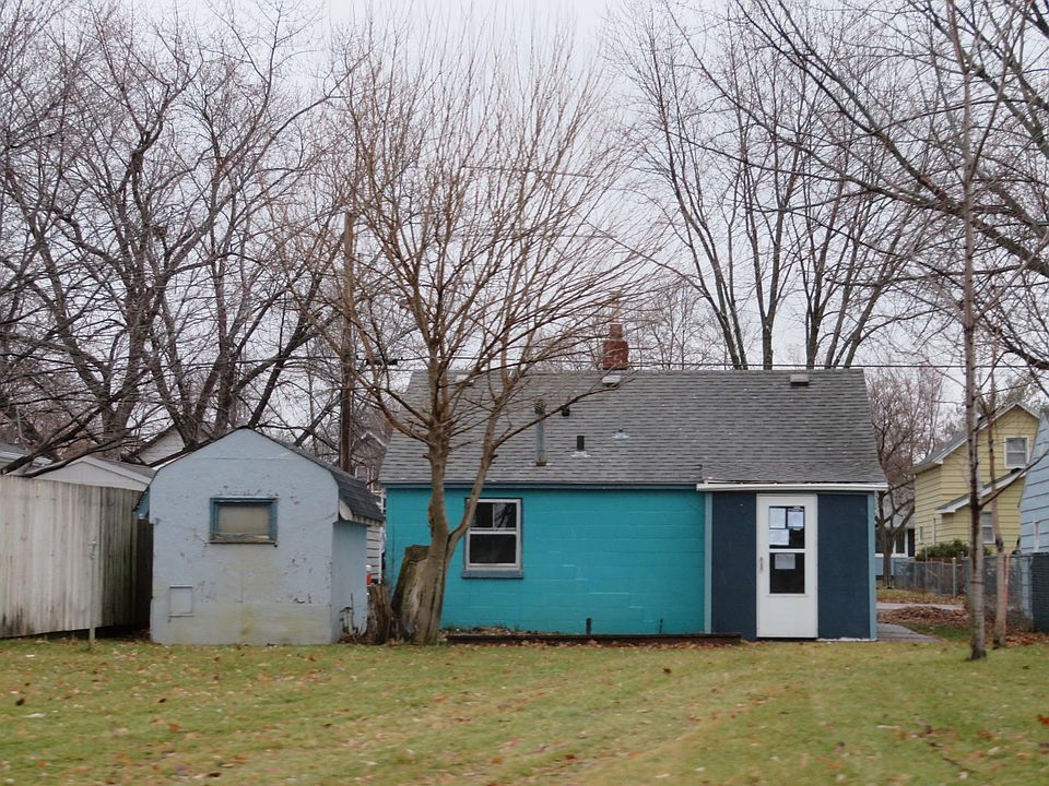 1st image of 312 22nd Ave N
