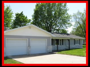 1104 E College St, Bolivar, MO 65613