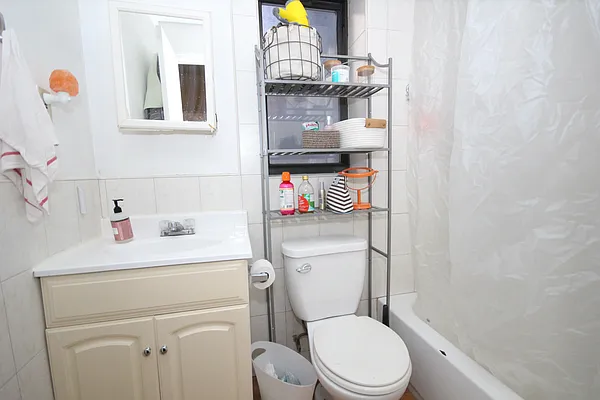 Rented by Compass | media 23