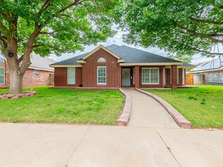 4715 Bishops Castle Dr — Photo 3
