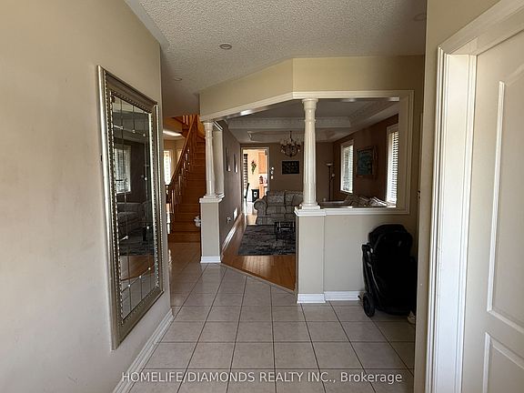 4th image of 12 Oakhaven Rd
